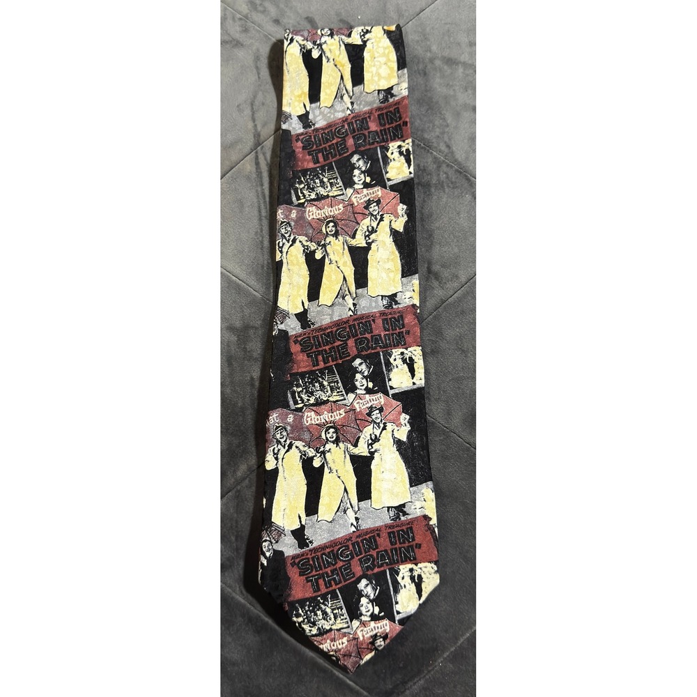 Vintage 1992 American Film Classics Singin in the Rain Movie Poster Silk Tie